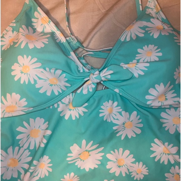 3 for $20 SWIM/LOUNGE CRISS CROSS BACK DAISY TANK TOP-MEDIUM/LARGE - Picture 4 of 7